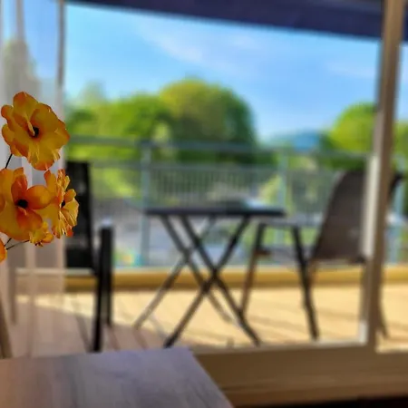 Helles Mit Balkon Und Blick In Den Kurpark アパート *